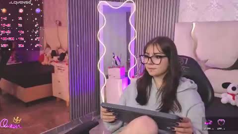 Snapshot of andrea_tay1 chatting on August 4, 7:38 pm andrea_tay1 online show from August 4, 7:38 pm