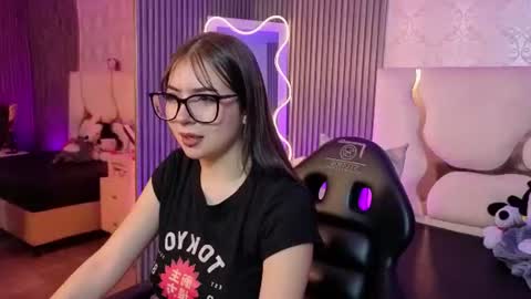Snapshot of andrea_tay1 chatting on August 5, 7:17 pm andrea_tay1 online show from August 5, 7:17 pm
