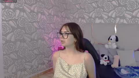 Snapshot of andrea_tay1 chatting on August 7, 11:56 am andrea_tay1 online show from August 7, 11:56 am