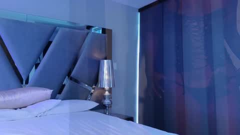    online show from December 22, 4:27 pm