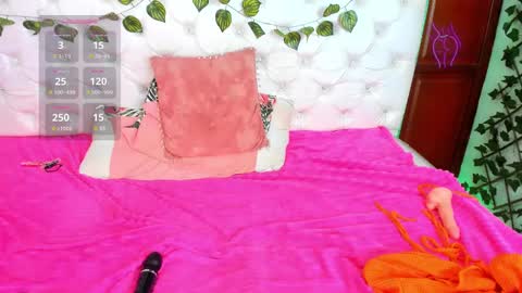 Naomi Andrea Daviss online show from January 21, 7:39 pm