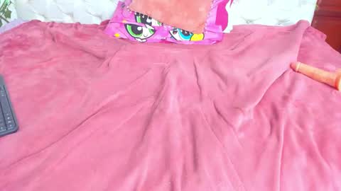 Naomi Andrea Daviss online show from February 6, 2:31 pm