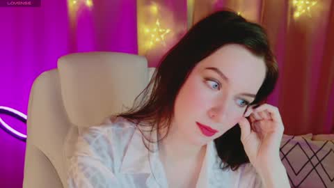 Snapshot of andreaashton chatting on December 16, 5:00 pm Andrea Ashton online show from December 16, 5:00 pm