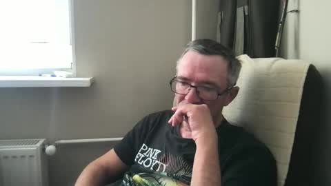 Snapshot of andreass60 chatting on September 25, 8:29 am andreass60 online show from September 25, 8:29 am