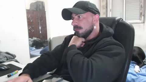 Snapshot of andrecampos87 chatting on January 7, 6:54 pm Instagram online show from January 7, 6:54 pm