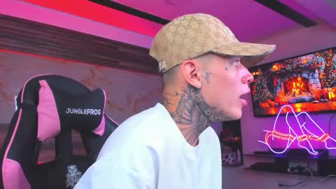 andrees_s online show from November 3, 1:08 am