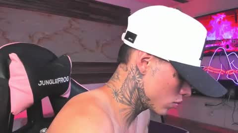 andrees_s online show from January 9, 1:19 am