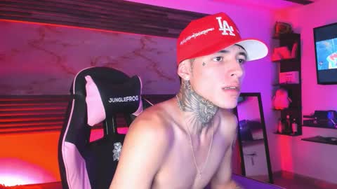 andrees_s online show from March 1, 12:29 pm