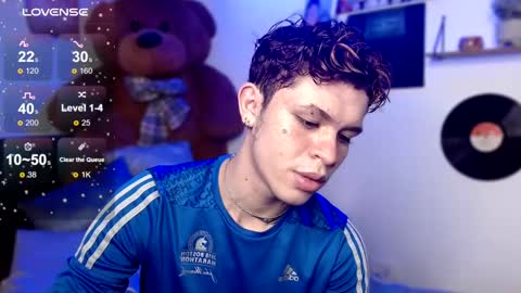 Snapshot of andreewwolffman chatting on February 7, 12:31 am Andrew online show from February 7, 12:31 am