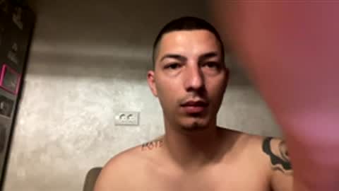 Snapshot of andreis09 chatting on May 24, 7:30 pm andreis09 online show from May 24, 7:30 pm