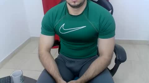 Snapshot of andres180950734 chatting on September 12, 11:10 am andres180950734 online show from September 12, 11:10 am