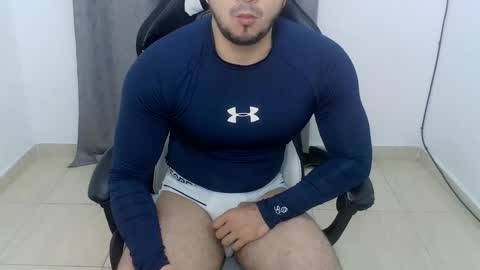 Snapshot of andres180950734 chatting on October 9, 11:25 pm andres180950734 online show from October 9, 11:25 pm