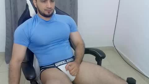 andres180950734 online show from November 20, 11:04 pm