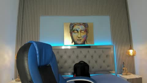 Snapshot of andres1_8 chatting on May 5, 3:14 am IM ANDRES online show from May 5, 3:14 am