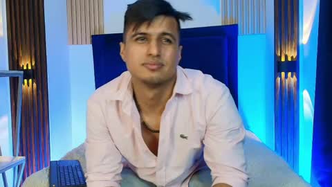 Snapshot of andres__king chatting on June 2, 3:30 am Andres King online show from June 2, 3:30 am