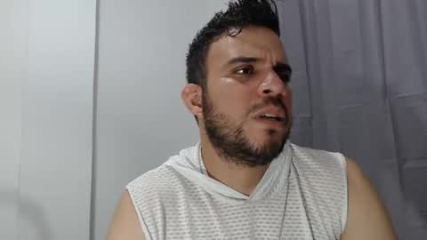 Snapshot of andres_blanco_ chatting on October 18, 6:37 am i am Andres online show from October 18, 6:37 am