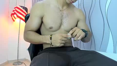 andres_stud online show from February 3, 12:47 pm
