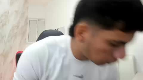 andres_stud online show from September 17, 4:47 am