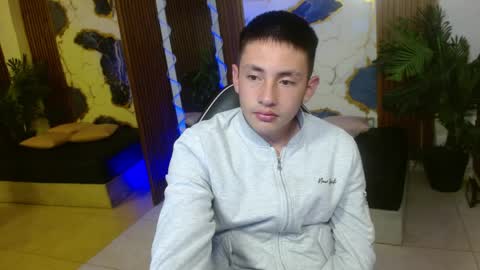 Snapshot of andres_tay chatting on April 9, 6:19 am andres_tay online show from April 9, 6:19 am