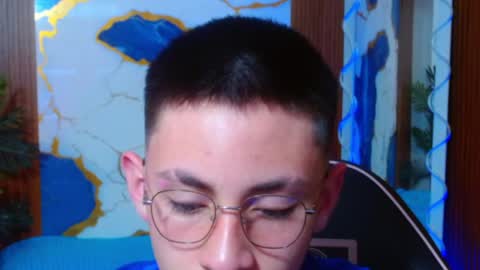 Snapshot of andres_tay chatting on April 18, 2:59 am andres_tay online show from April 18, 2:59 am