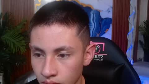 Snapshot of andres_tay chatting on May 2, 2:27 am andres_tay online show from May 2, 2:27 am