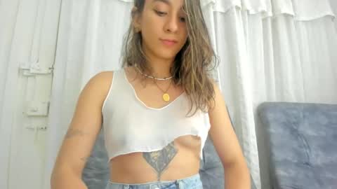 Snapshot of andresgiraldo1 chatting on December 6, 11:36 pm Isa --------- online show from December 6, 11:36 pm
