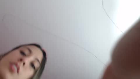 Snapshot of andresgiraldo1 chatting on October 1, 12:49 am Isa --------- online show from October 1, 12:49 am