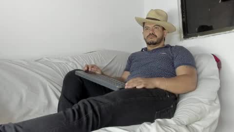 Andres online show from April 16, 8:26 am