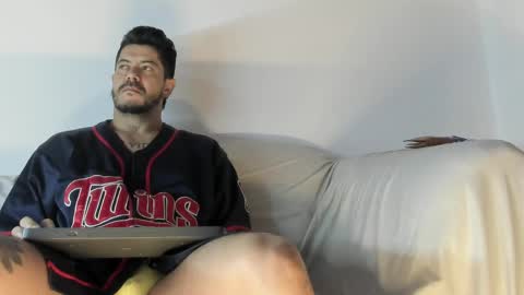 Snapshot of andressmith__ chatting on April 21, 10:43 am Andres online show from April 21, 10:43 am