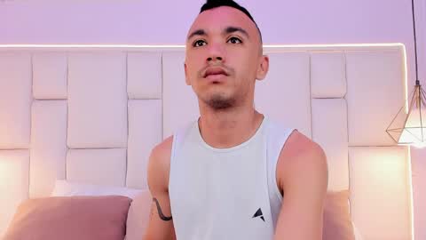 Snapshot of andressolorzano chatting on May 11, 11:38 am Andres online show from May 11, 11:38 am