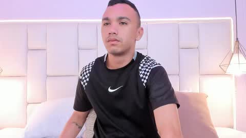 Snapshot of andressolorzano chatting on May 19, 11:27 am Andres online show from May 19, 11:27 am
