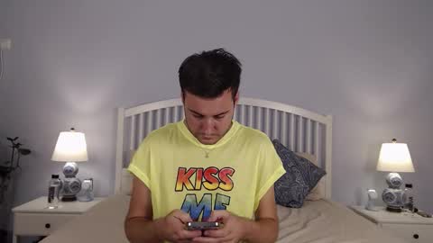 Justin Andrew online show from September 13, 9:09 am