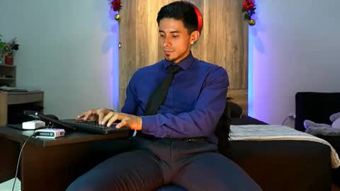 Andrew online show from December 16, 2:05 am