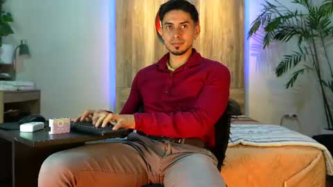 Snapshot of andrew_elliot chatting on July 11, 2:47 am Andrew online show from July 11, 2:47 am