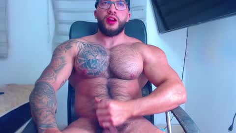 Snapshot of andrew_holden__ chatting on January 9, 11:34 pm andrew_holden__ online show from January 9, 11:34 pm