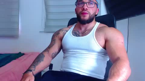 Snapshot of andrew_holden__ chatting on January 29, 11:04 pm andrew_holden__ online show from January 29, 11:04 pm
