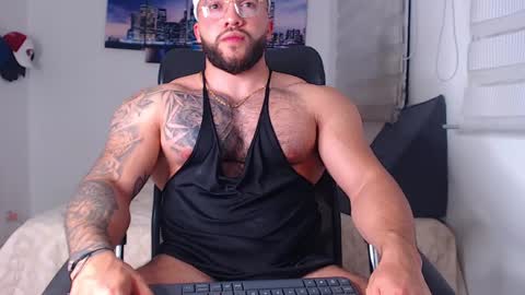 Snapshot of andrew_holden__ chatting on September 17, 12:45 am andrew_holden__ online show from September 17, 12:45 am
