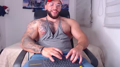 Snapshot of andrew_holden__ chatting on September 23, 12:24 am andrew_holden__ online show from September 23, 12:24 am