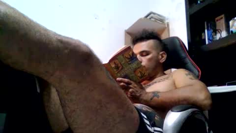 Snapshot of andrew_jaay chatting on December 3, 2:08 am andrew_jaay online show from December 3, 2:08 am