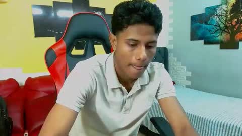 Snapshot of andrew_myersx chatting on December 20, 7:43 pm ANDREW online show from December 20, 7:43 pm