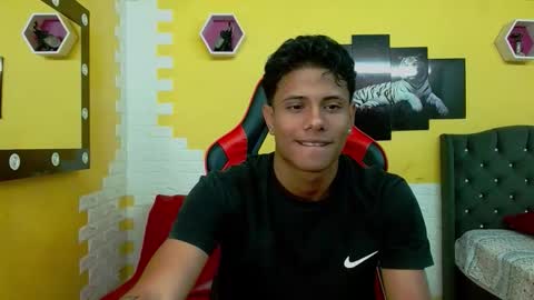 Snapshot of andrew_myersx chatting on January 6, 2:48 am ANDREW online show from January 6, 2:48 am