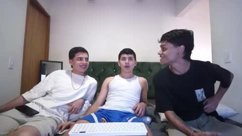 Snapshot of andrew_restrepo chatting on October 13, 7:25 pm andrew restrepo online show from October 13, 7:25 pm