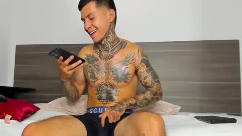 andrew_sanders69 online show from November 22, 4:33 am