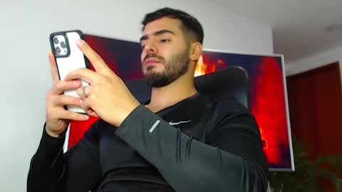 ANDREW WEST online show from January 17, 9:39 pm