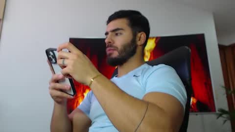 ANDREW WEST online show from February 10, 3:42 pm