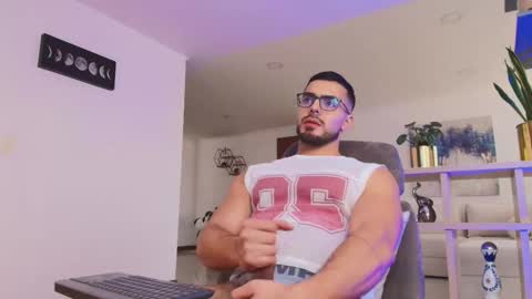 ANDREW WEST online show from December 14, 3:17 pm