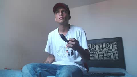 Snapshot of andrewcooper1 chatting on October 20, 6:19 pm andrew online show from October 20, 6:19 pm