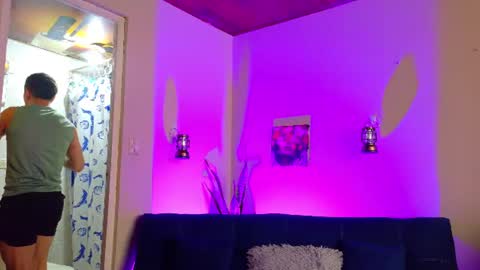 andrewfalcon_ online show from July 1, 2:07 pm