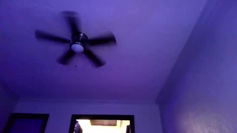 Snapshot of andrewgennie chatting on March 4, 7:47 am andrewgennie online show from March 4, 7:47 am