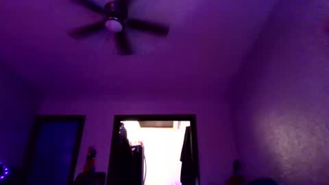 Snapshot of andrewgennie chatting on March 6, 10:34 am andrewgennie online show from March 6, 10:34 am